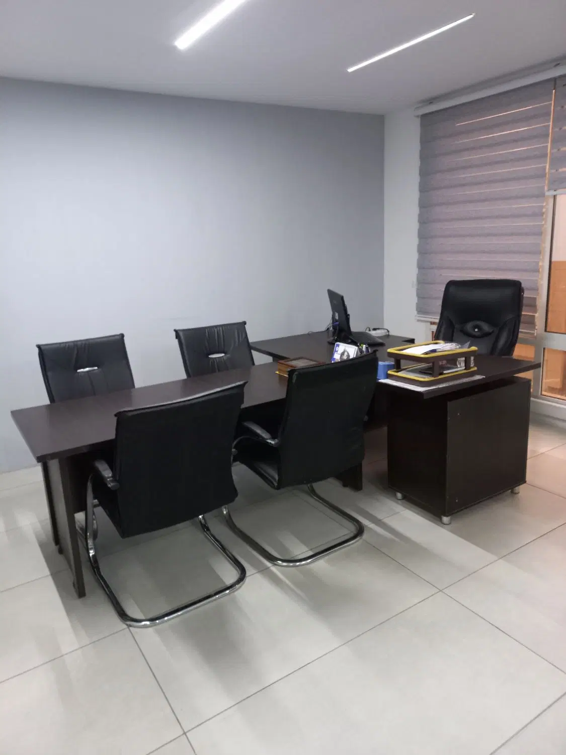 اجاره میز کنفرانس در شرکت فنی مهندسی