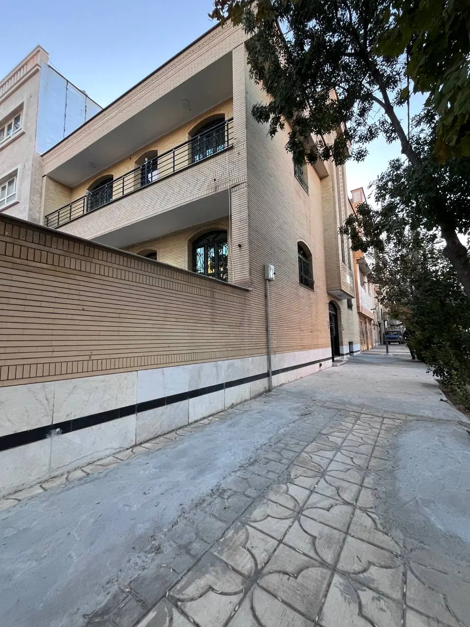 خانه ویلایی خوش‌نقشه و نورگیر