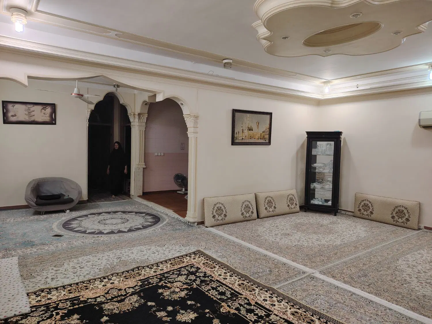 منزل ویلایی دو طبقه(طبقه همکف فقط)