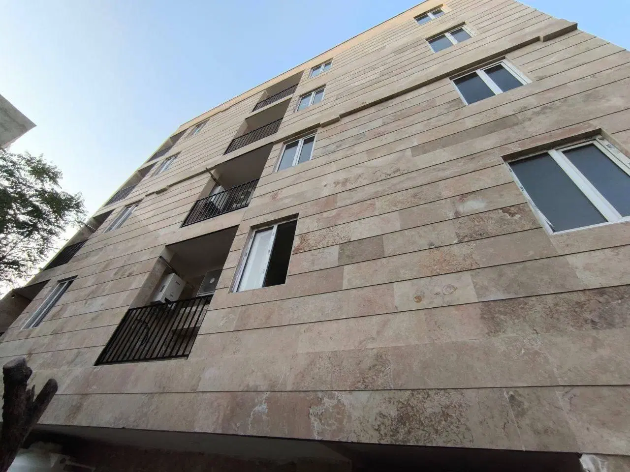 آپارتمان ۱۱۰متری نوساز فول