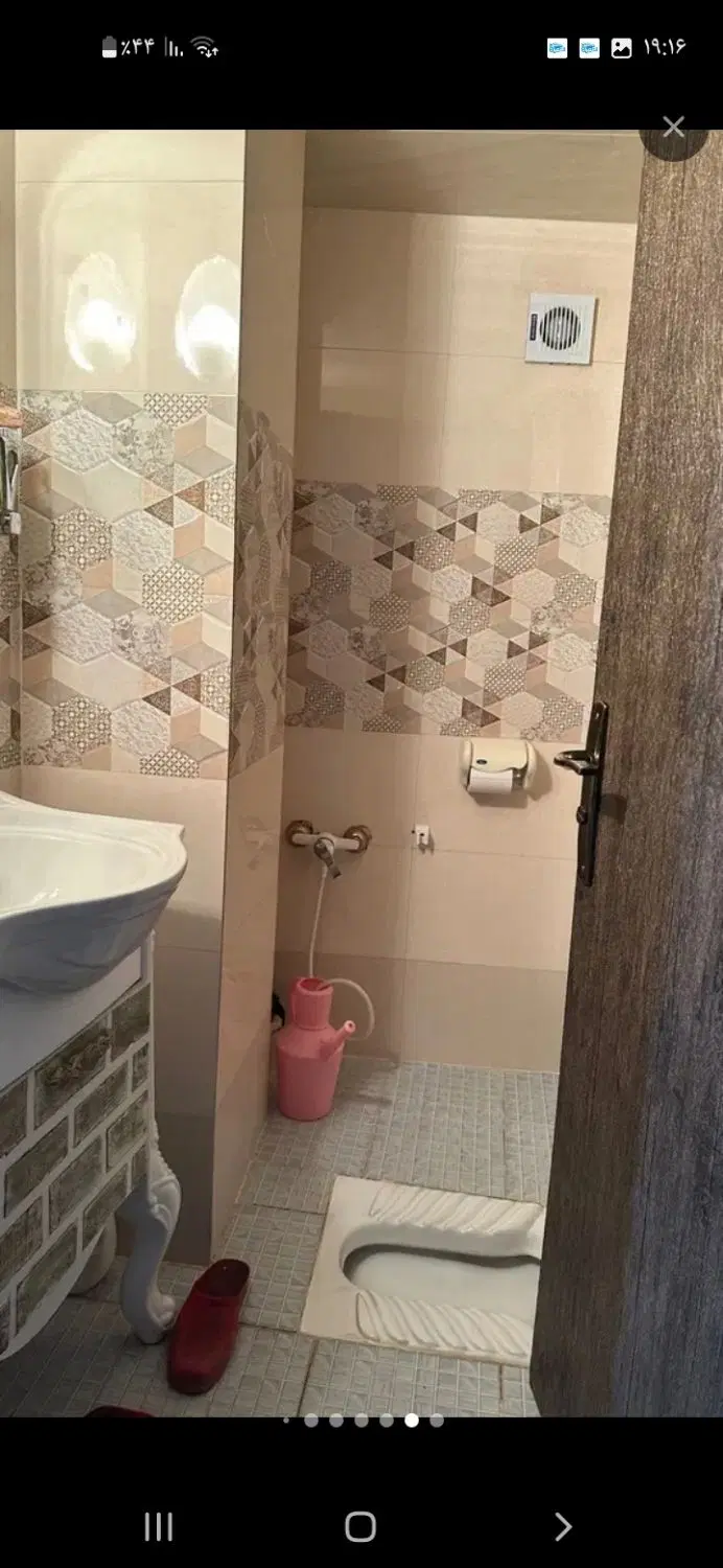 ساختمان مسکونی