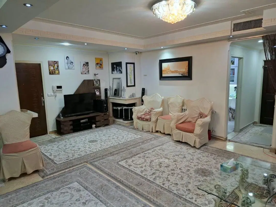 85متری دو خواب طبقه دوم فوق العاده استثنایی