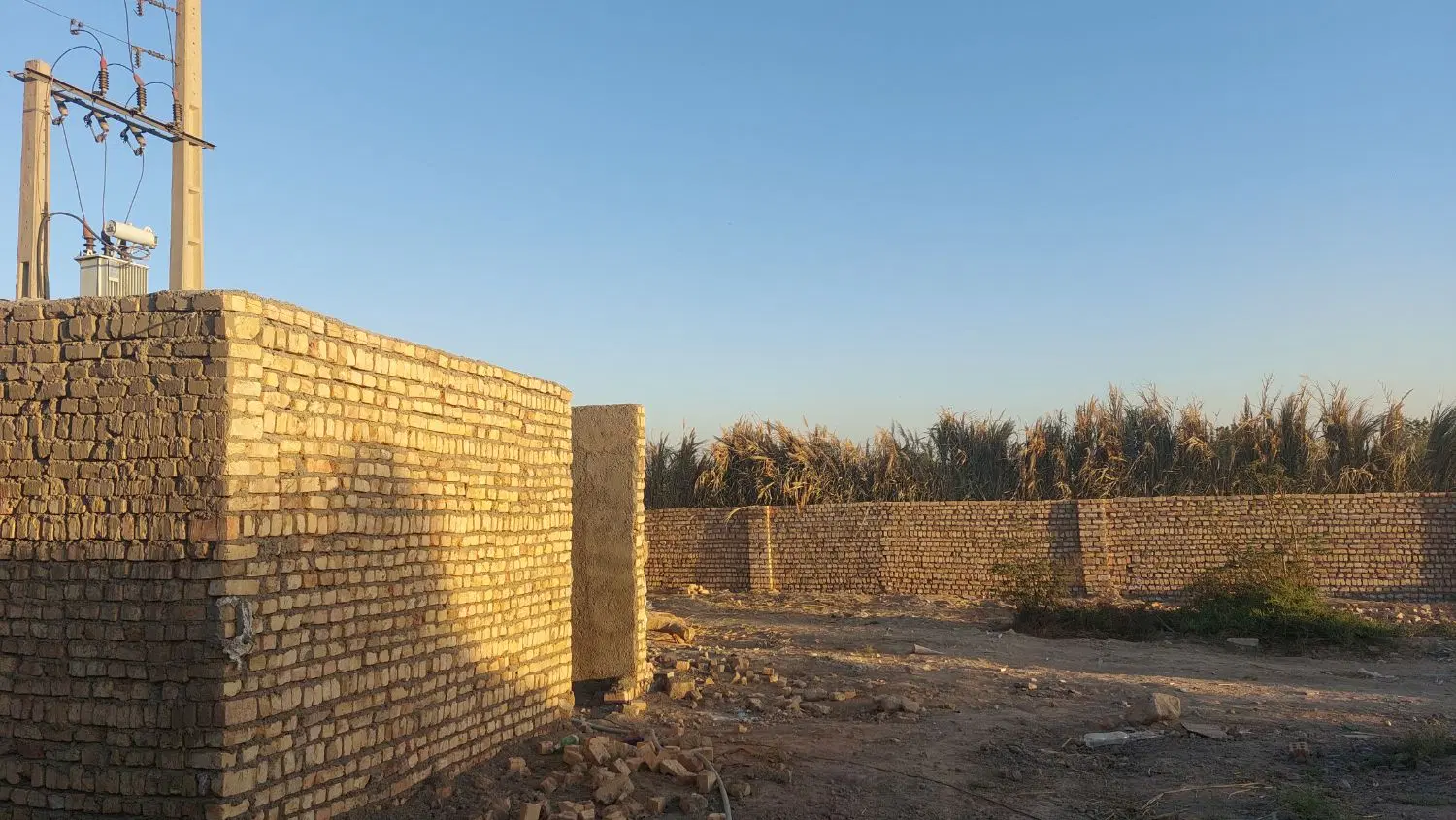 چهاردیواری ۲۰۰۰متری اجاره