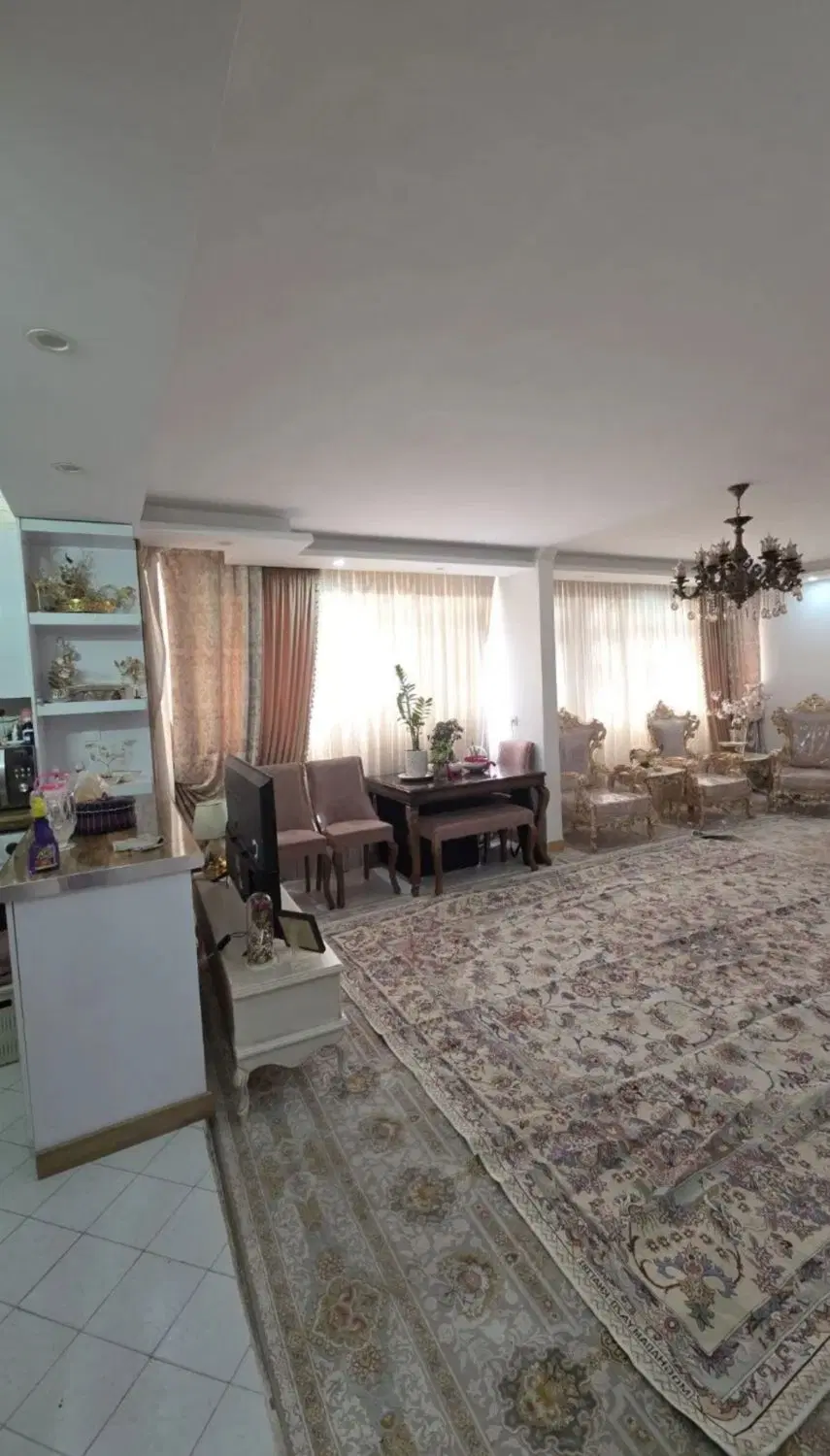 طبقه اول ۷۵متر ۲خواب سرنبش کوچه بسیار شیک