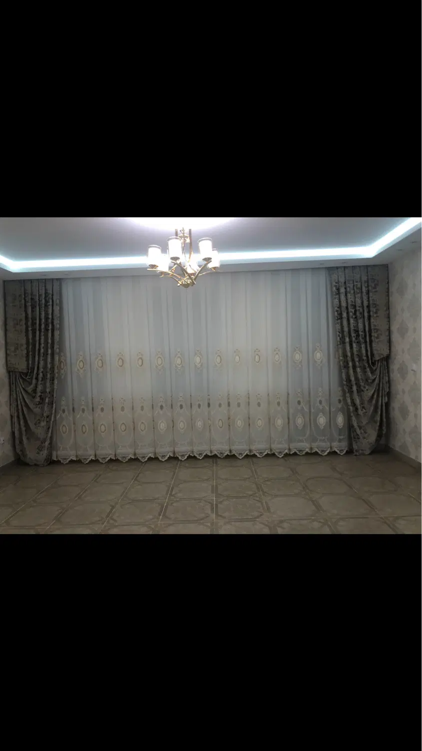 آپارتمان طبقه یک از سه طبقه در کارشناسان