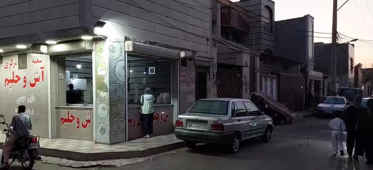 فروش ۴ دهنه مغازه و یه منزل مسکونی