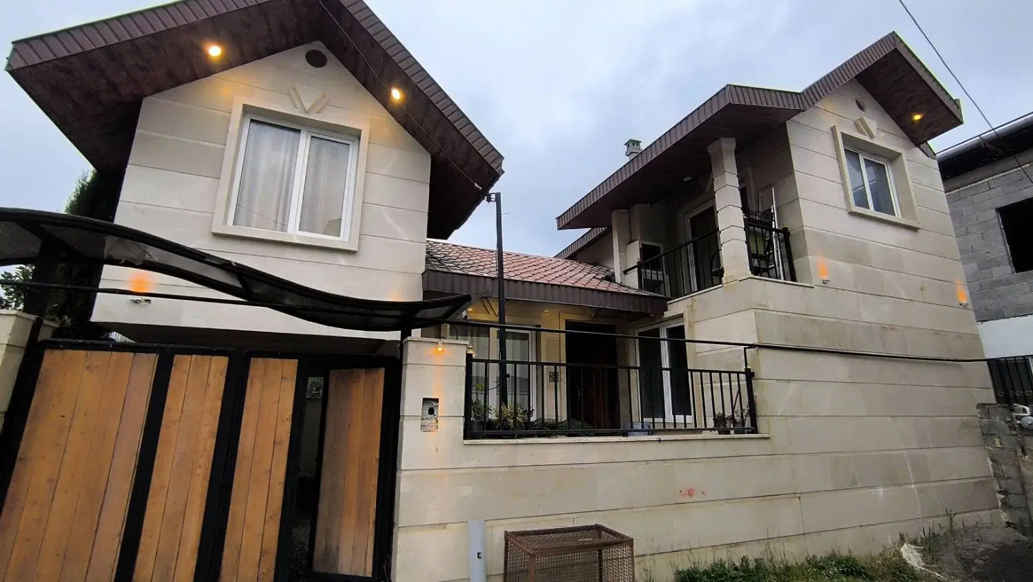 ویلای مجهز و لاکچری واقع در توساسان