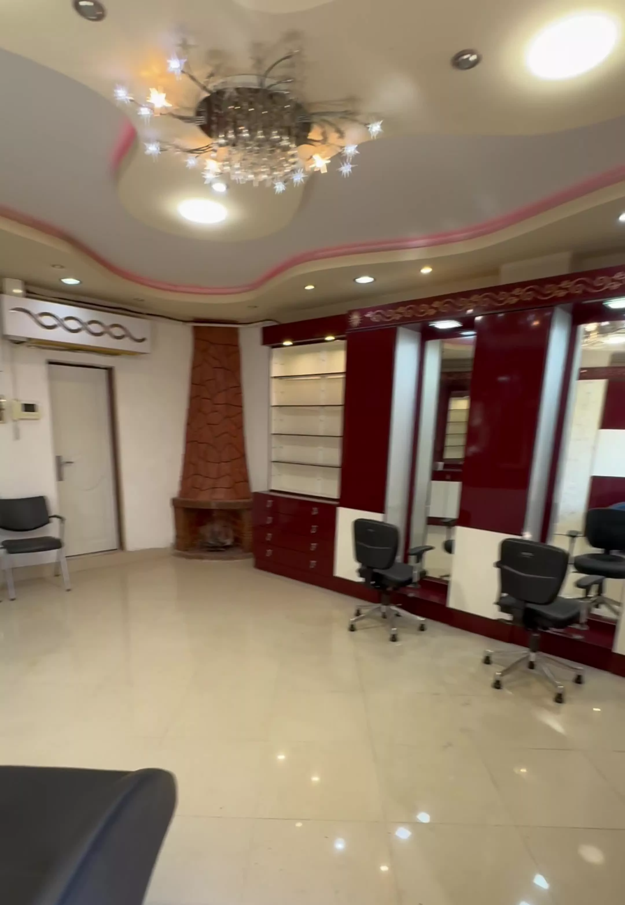 اجاره دفترکار وواحد تجاری پستک