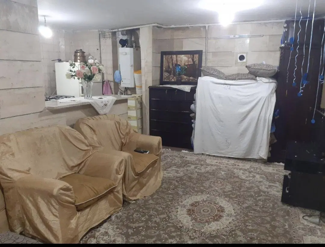 زیرزمین نقلی۳۰متری شیخ صدوق