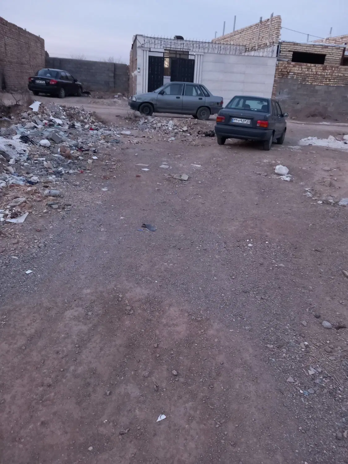 زمین فروشی