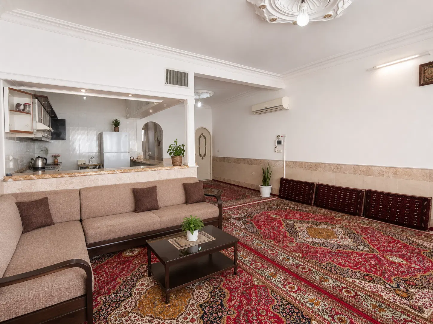 خانه ویلایی دوکله ۲۳۱متربنا دوطبقه ونیم رهن دربست