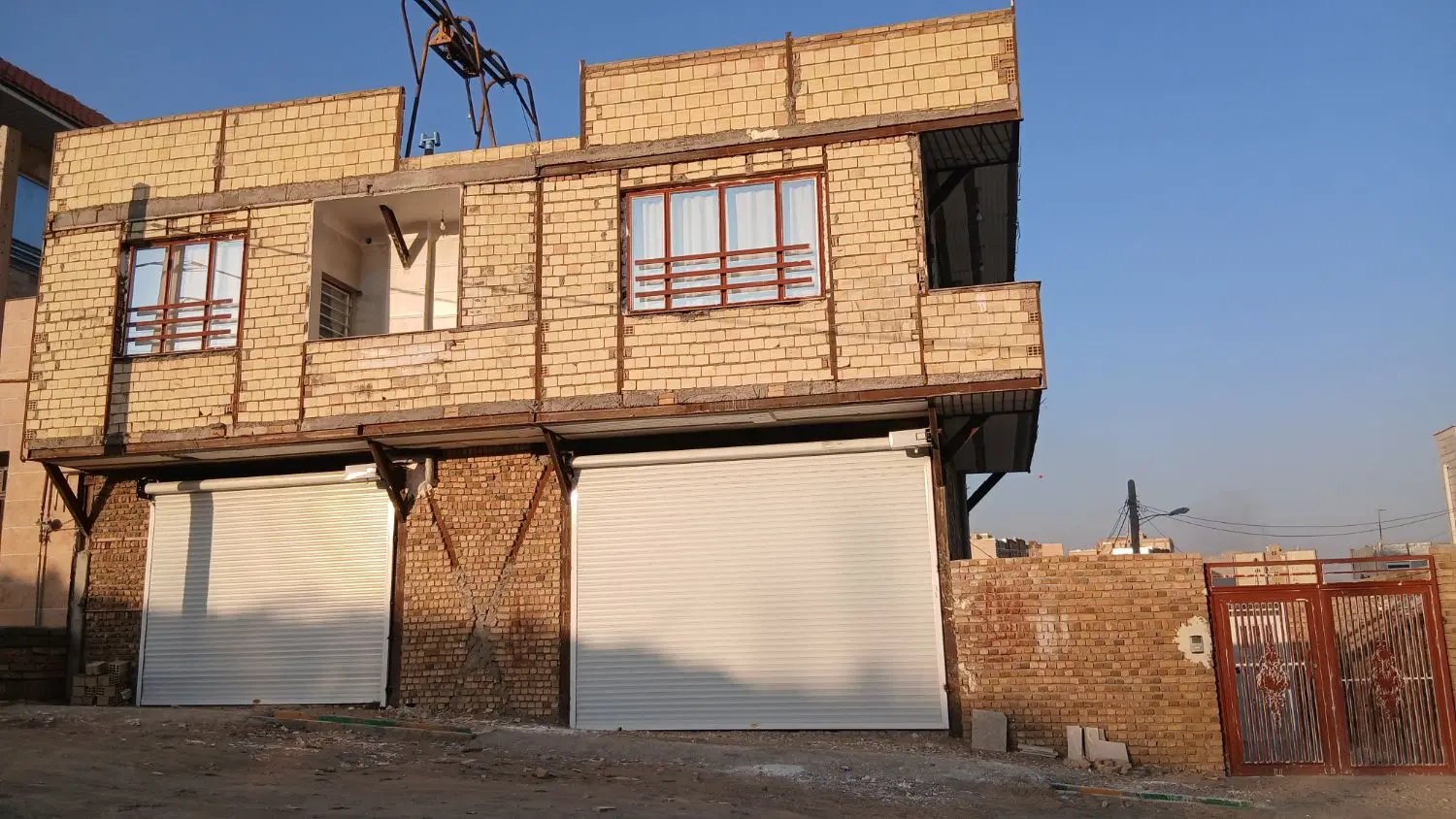اجاره دو باب مغازه