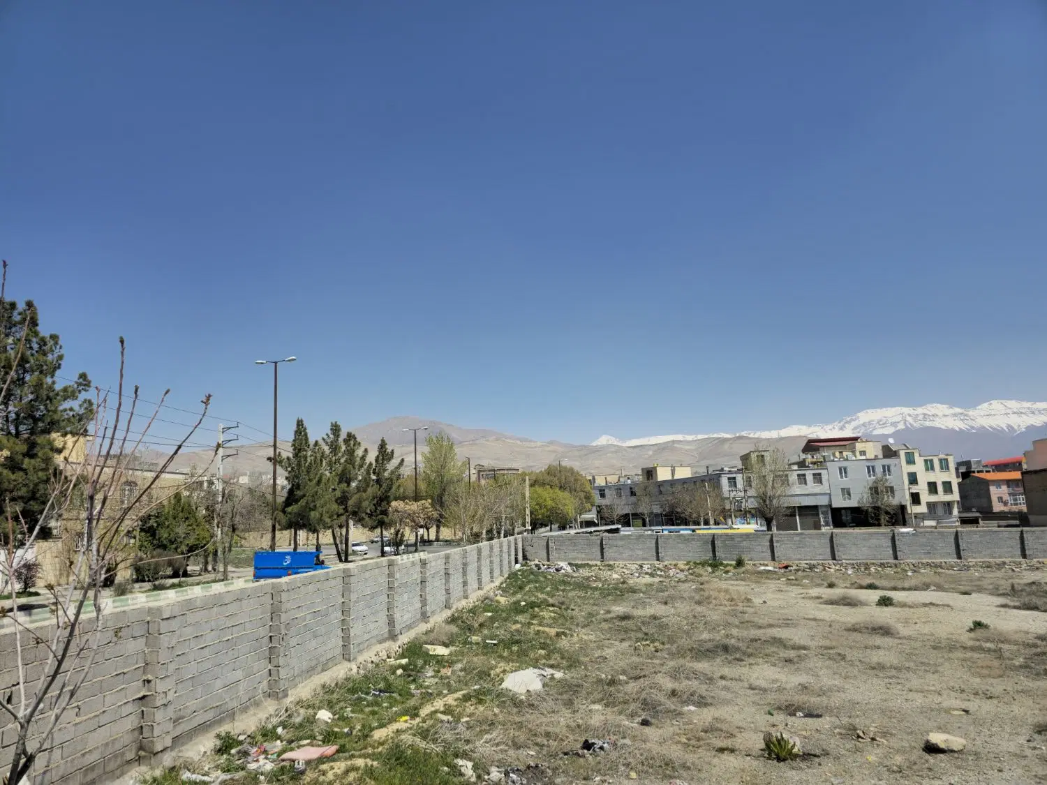 فروش زمین مسکونی ۱۸۲۰ متری با جواز ساخت