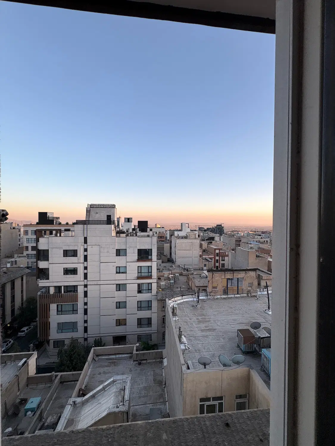 85 متر سعادت آباد ویو کل تهران