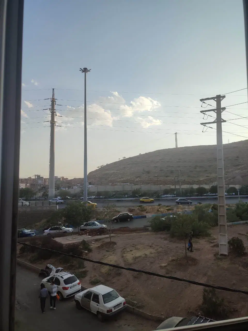 آپارتمان100متر کلیدنخورده جنب اتوبان پاسدارن بهشتی