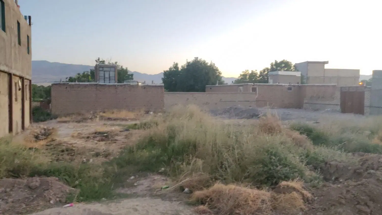 زمین مسکونی