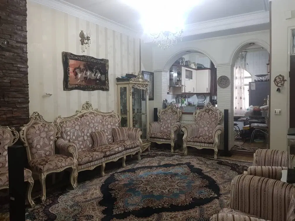 آپارتمان تک واحدی