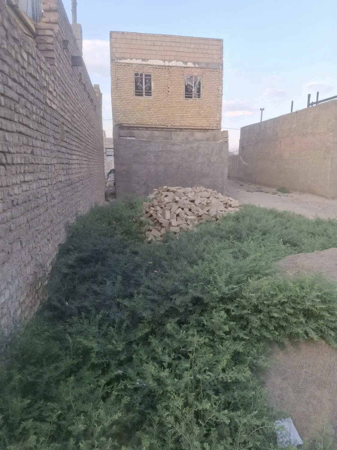 زمین خیراباد