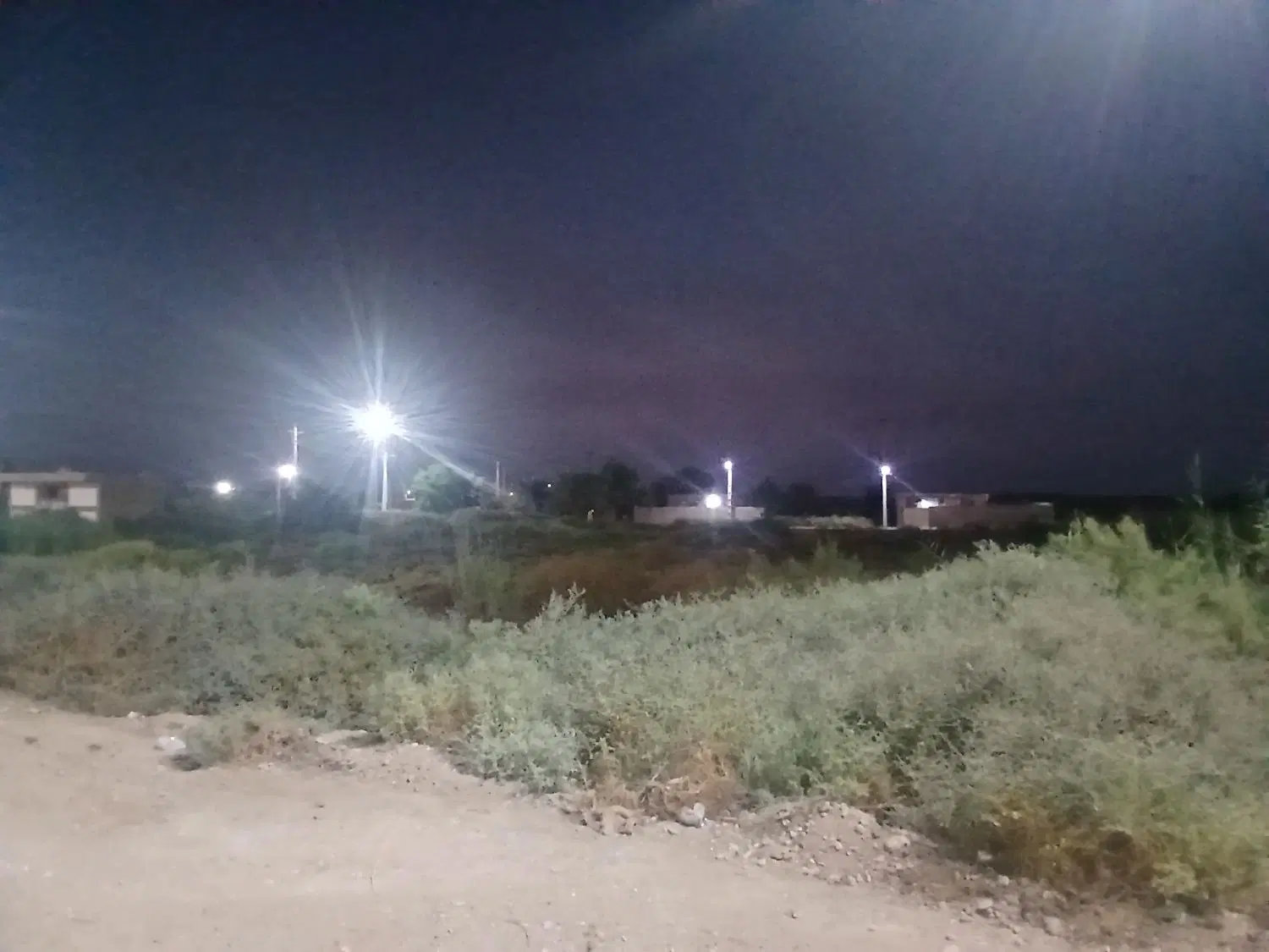 زمین وخانه ومغازه