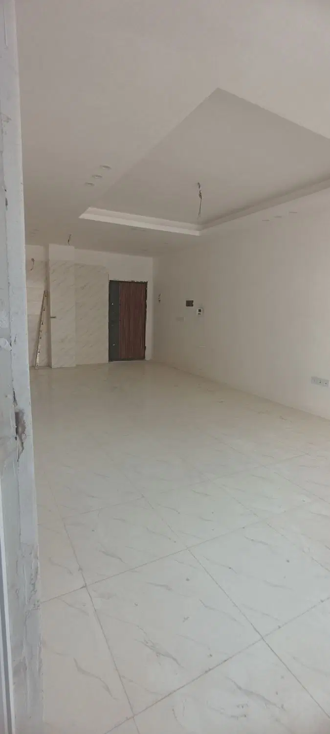 ۹۰ متر نوساز کلید نخورده ،رو به نما