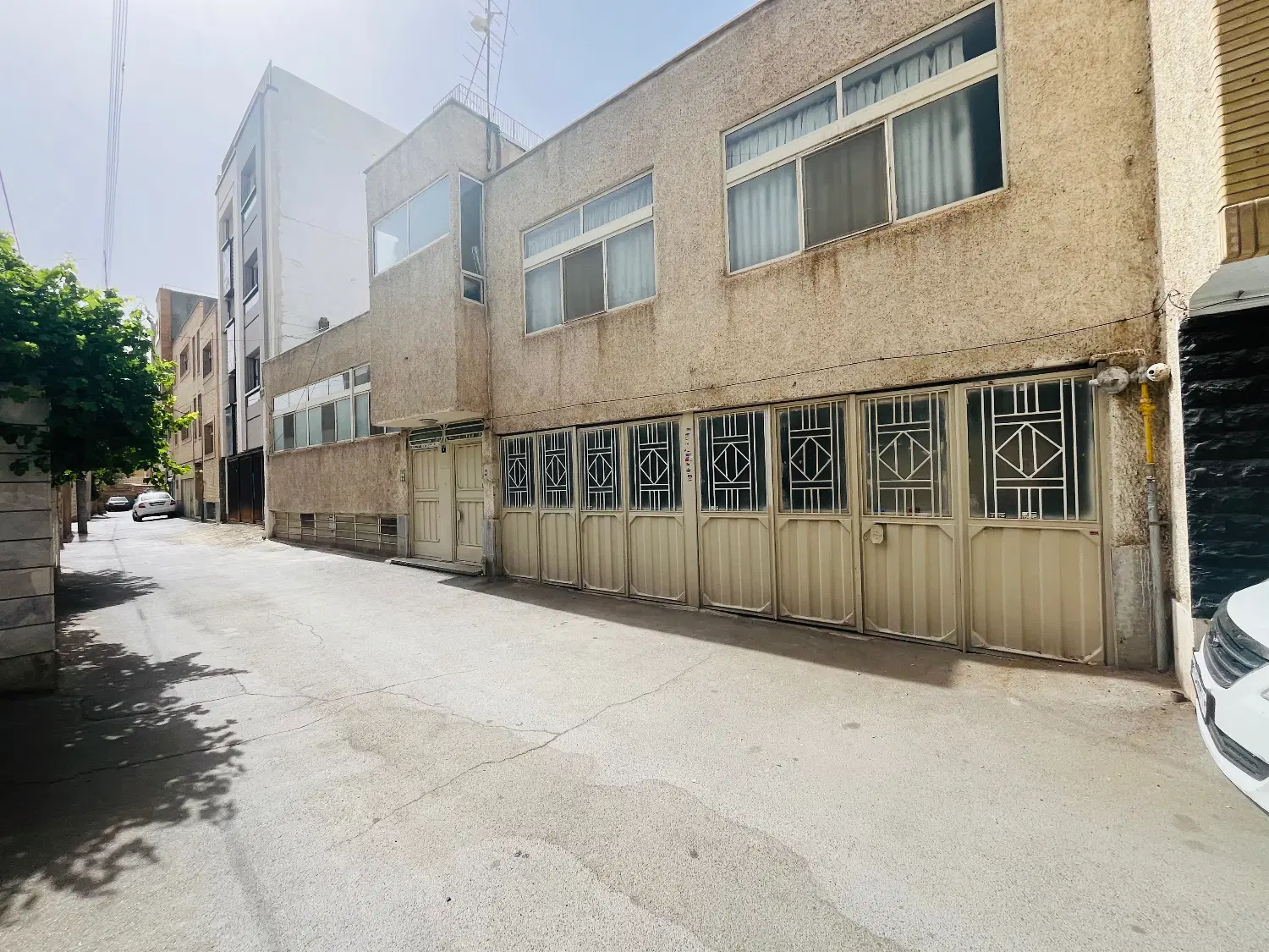خونه ویلایی بی نظیر 480 متر مناسب سکونت یا ساخت