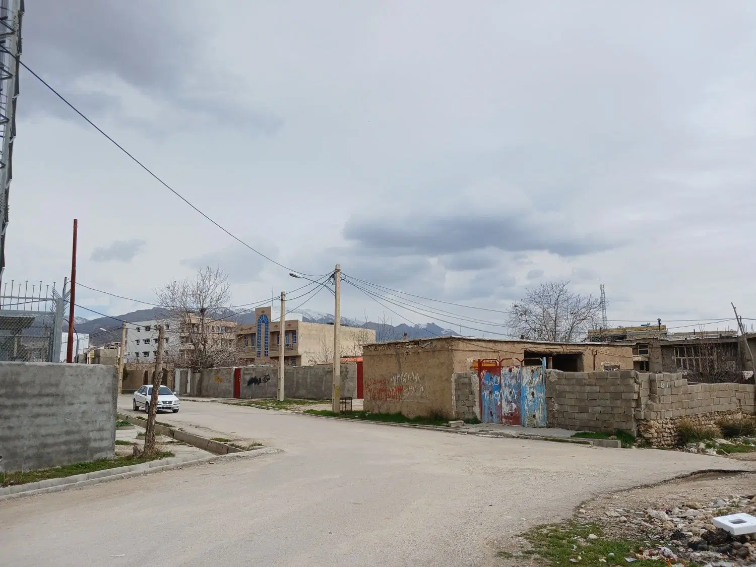 ملک کلنگی سه بر خیابان آزادگان شرف آباد