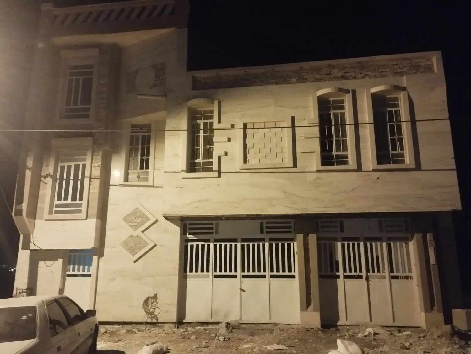 فروش 330 متر تجاری مسکونی جاده اصلی کردلاغری