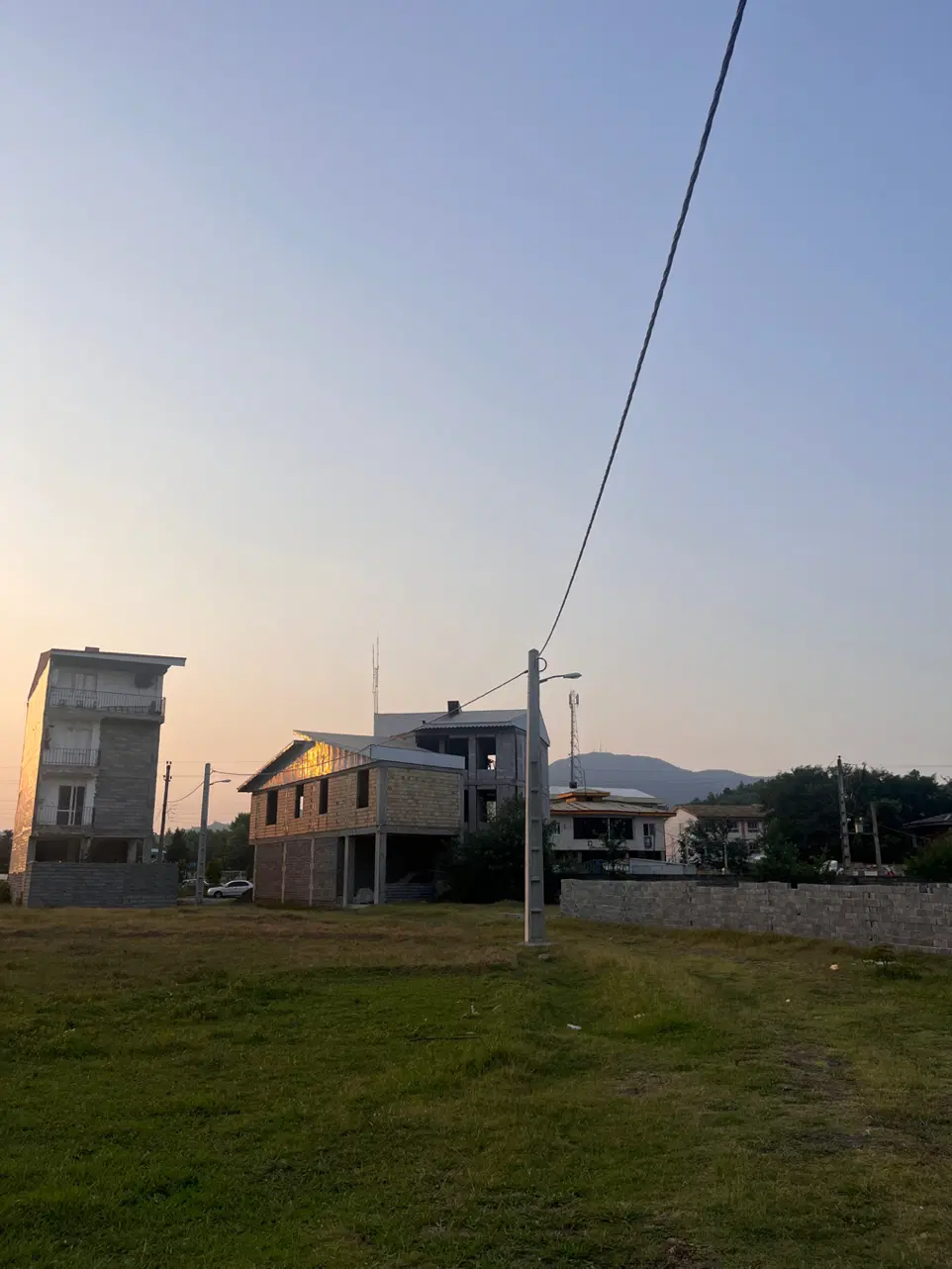 زمین سند دار با کاربری مسکونی