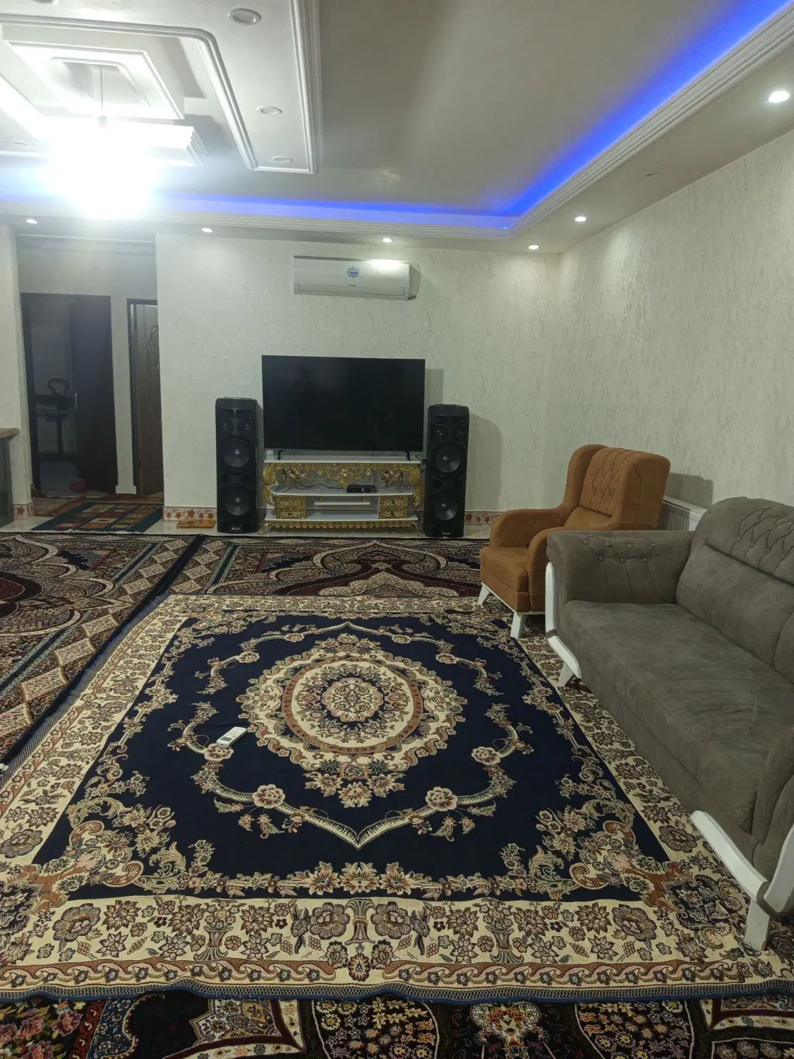 آپارتمان ۱۴۰ متری در وجه آباد خیابان سهند