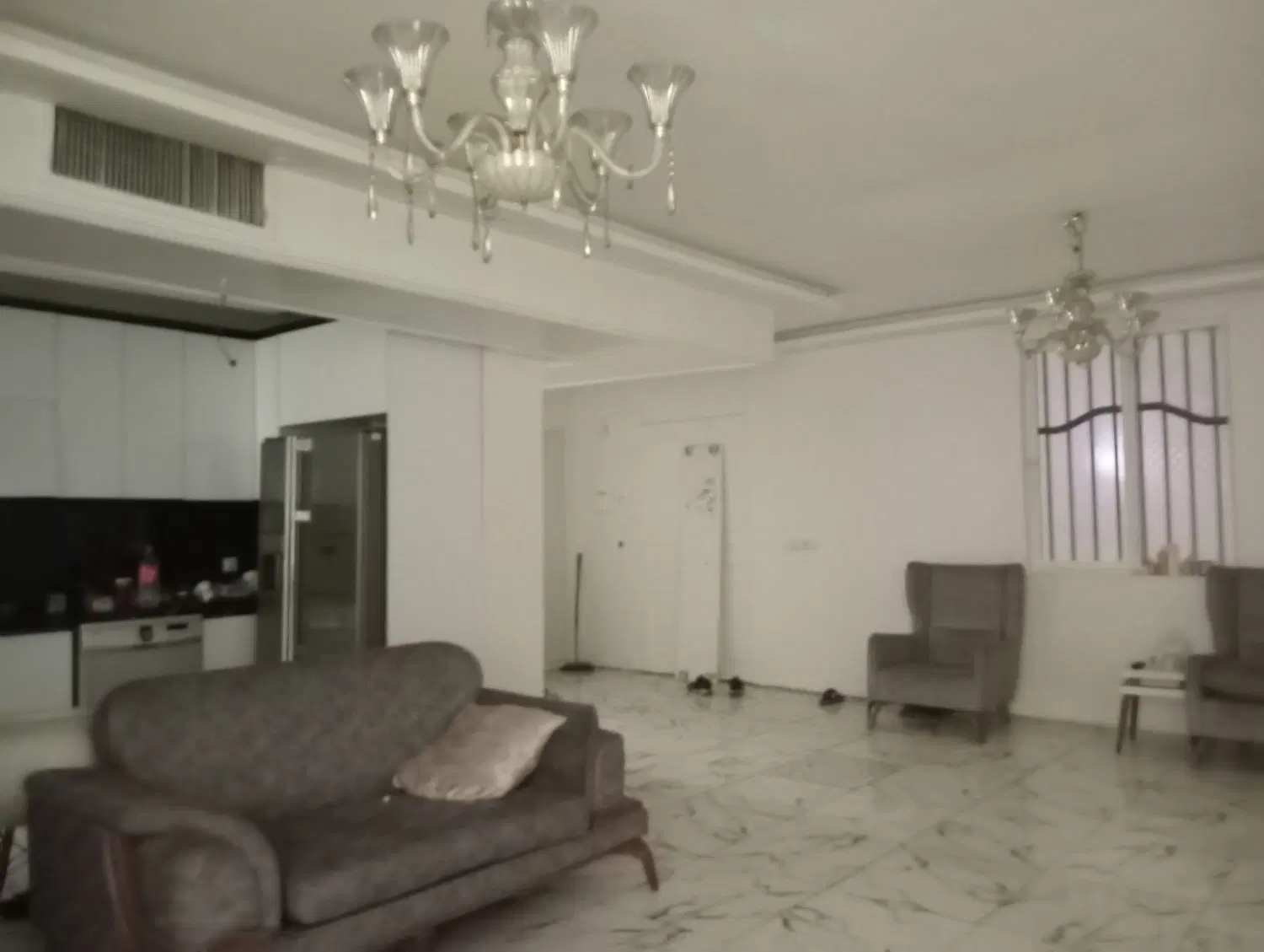 سعادت اباد ۱۳۰متر آپارتمان ۳ خوابه طبقه اول