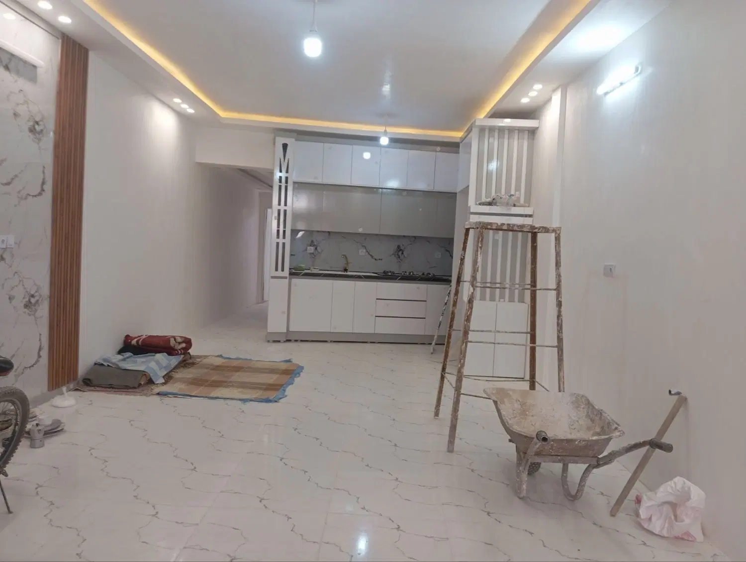 اپارتمان همکف با پارکینگ راه جدا منزل اباد