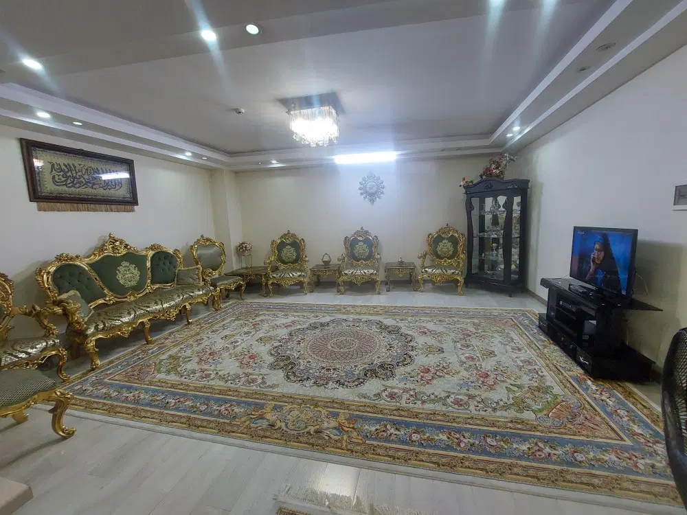 85 متر ط اول 3 سال ساخت