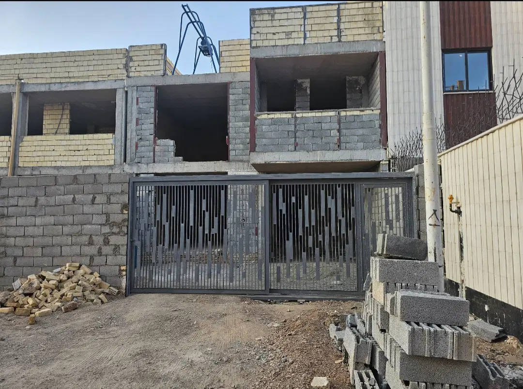 ویلایی ۲ طبقه خ اردیبهشت