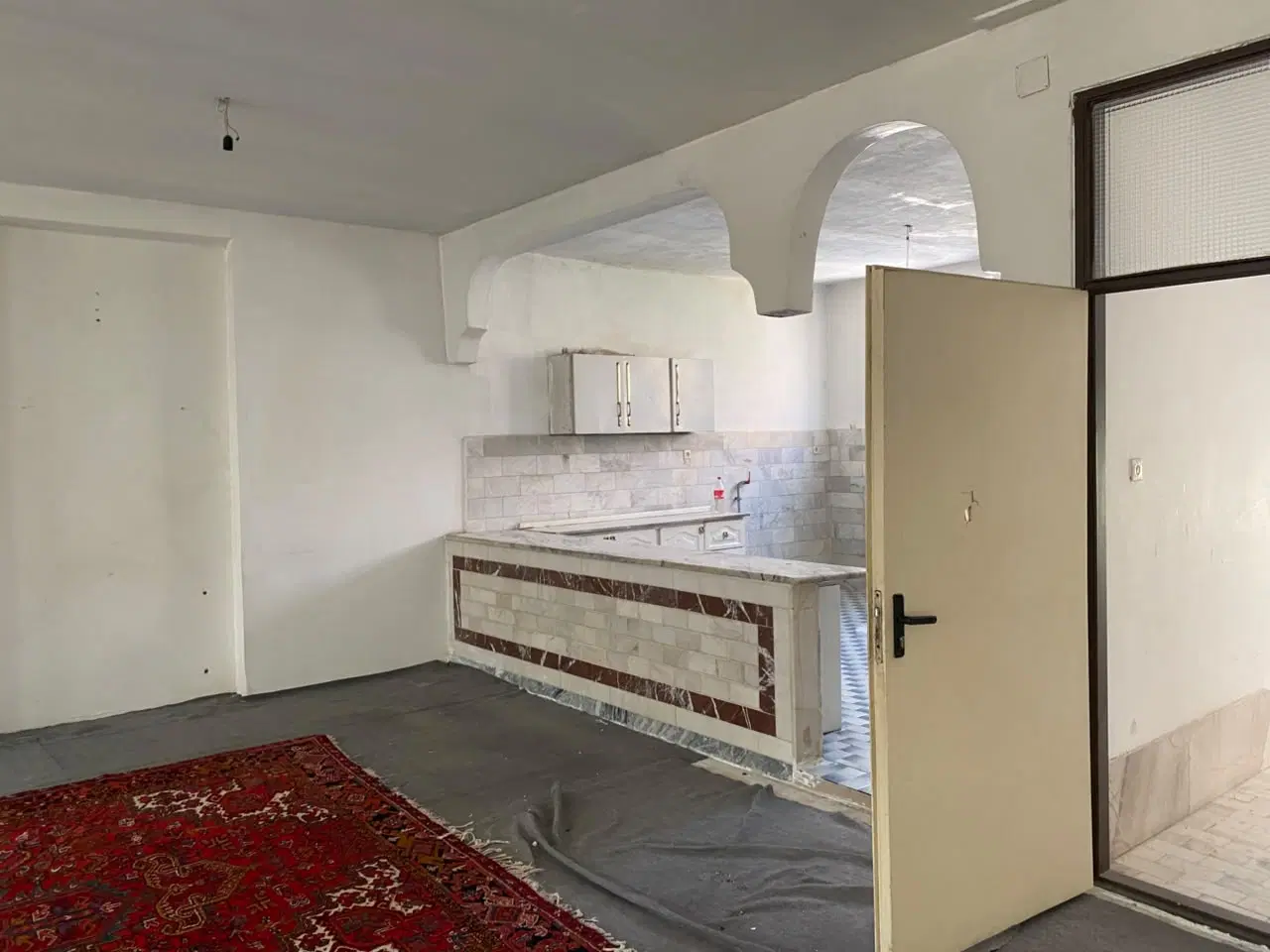 آپارتمان نصف راه ،سعدی ۱۷۰ متر سه خواب