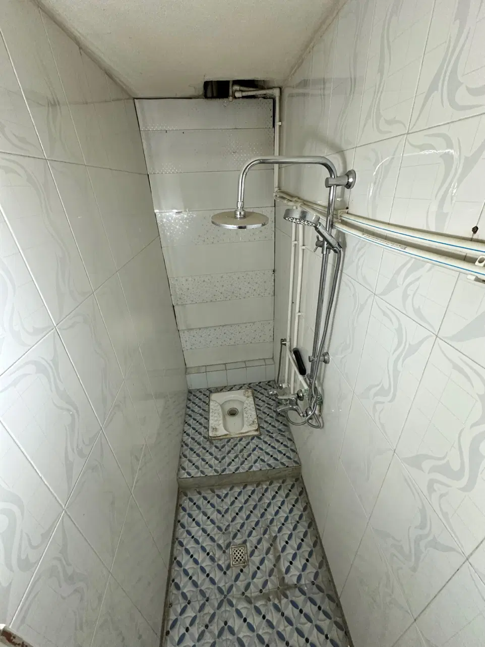 مغازه ۷۵ متری سنگینی