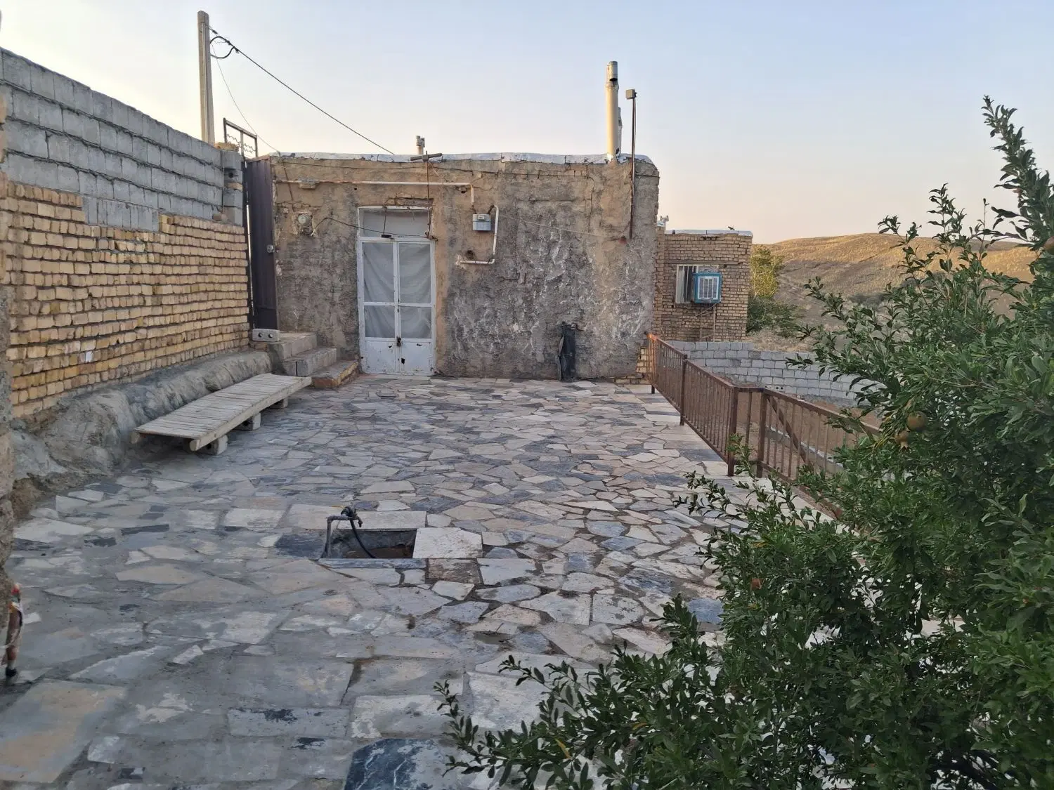 خانه باغ کلنگی ۷۲۵متر امکانات کامل قبل باغ بهادران