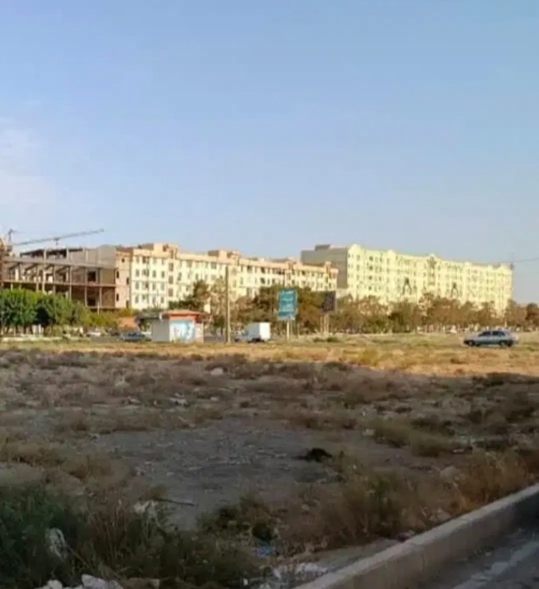 زمین جنوبی ۴۴۱متر واوان میدان شهرداری پروژه شورا