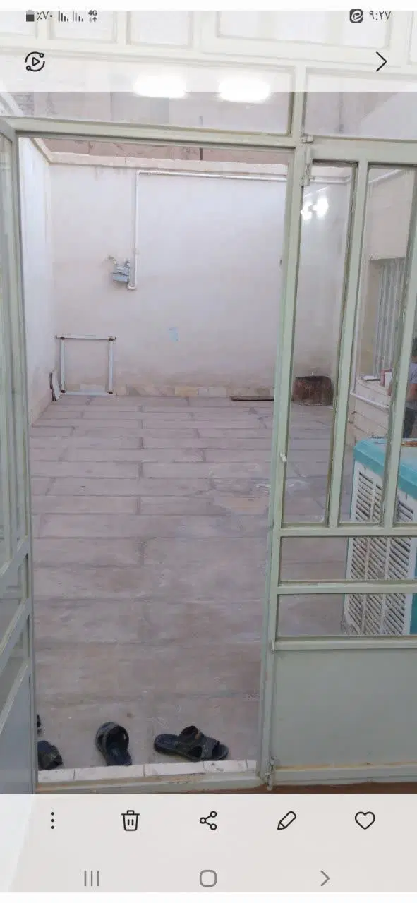 منزل قدیمی مسکونی قابل سکونت