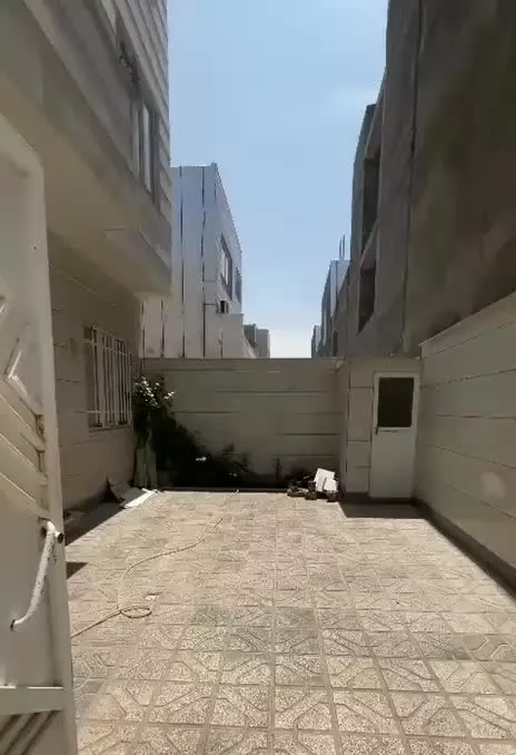 فروش آپارتمان همکف راه جدا بسیجیان