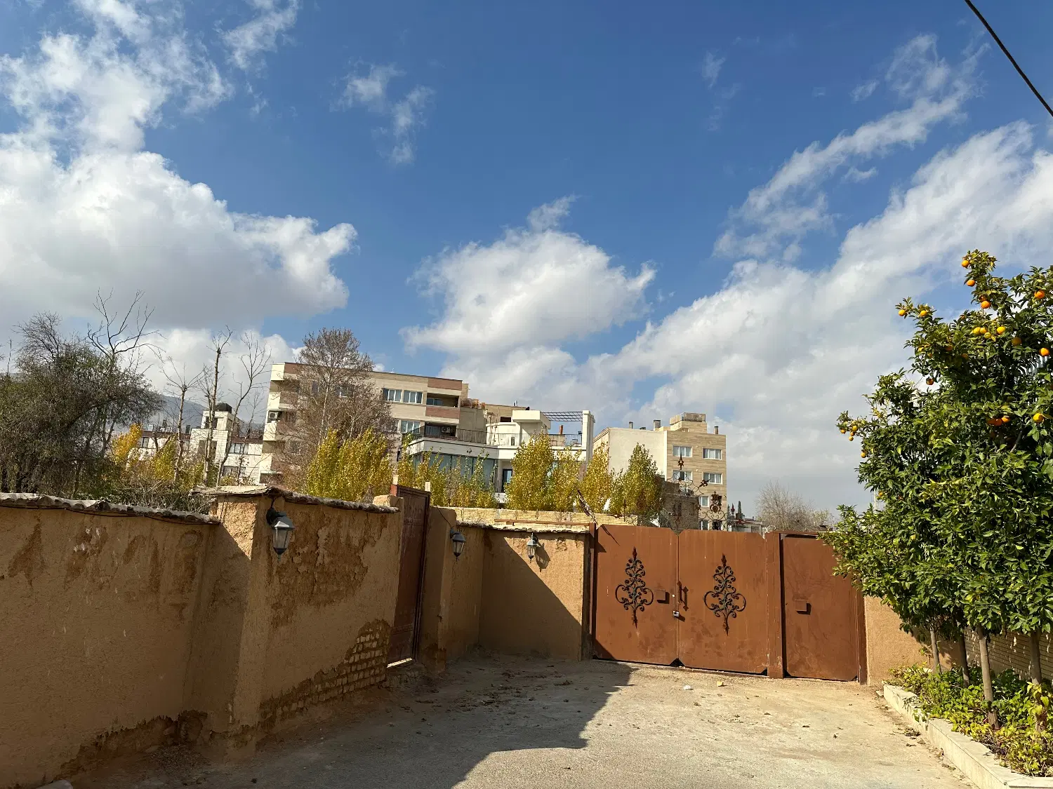 زمینی استثنایی مناسب برای یک منزل لوکس بی نظیر.