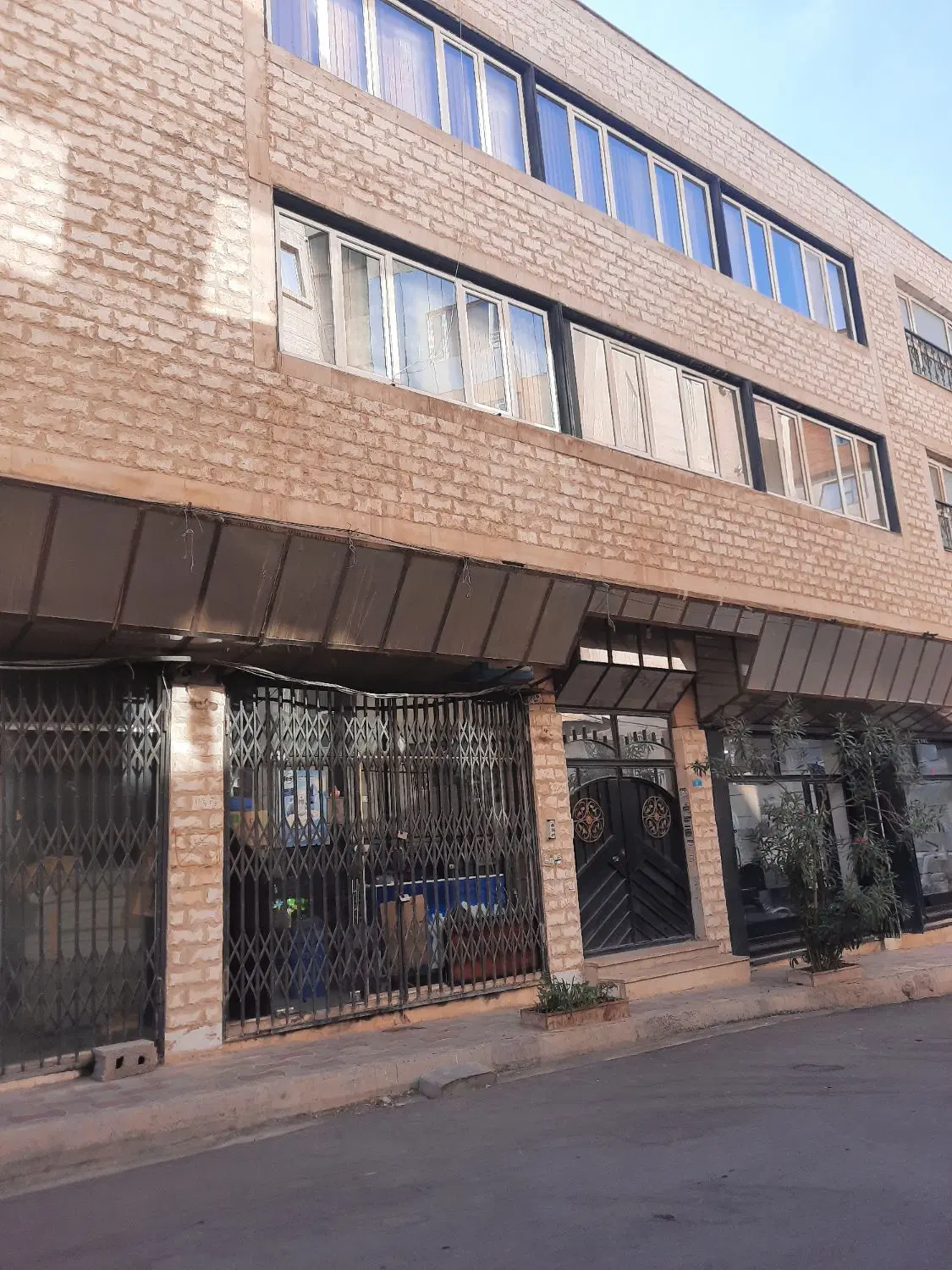 زیباشهر برخیابان ۱۲متری دوبر