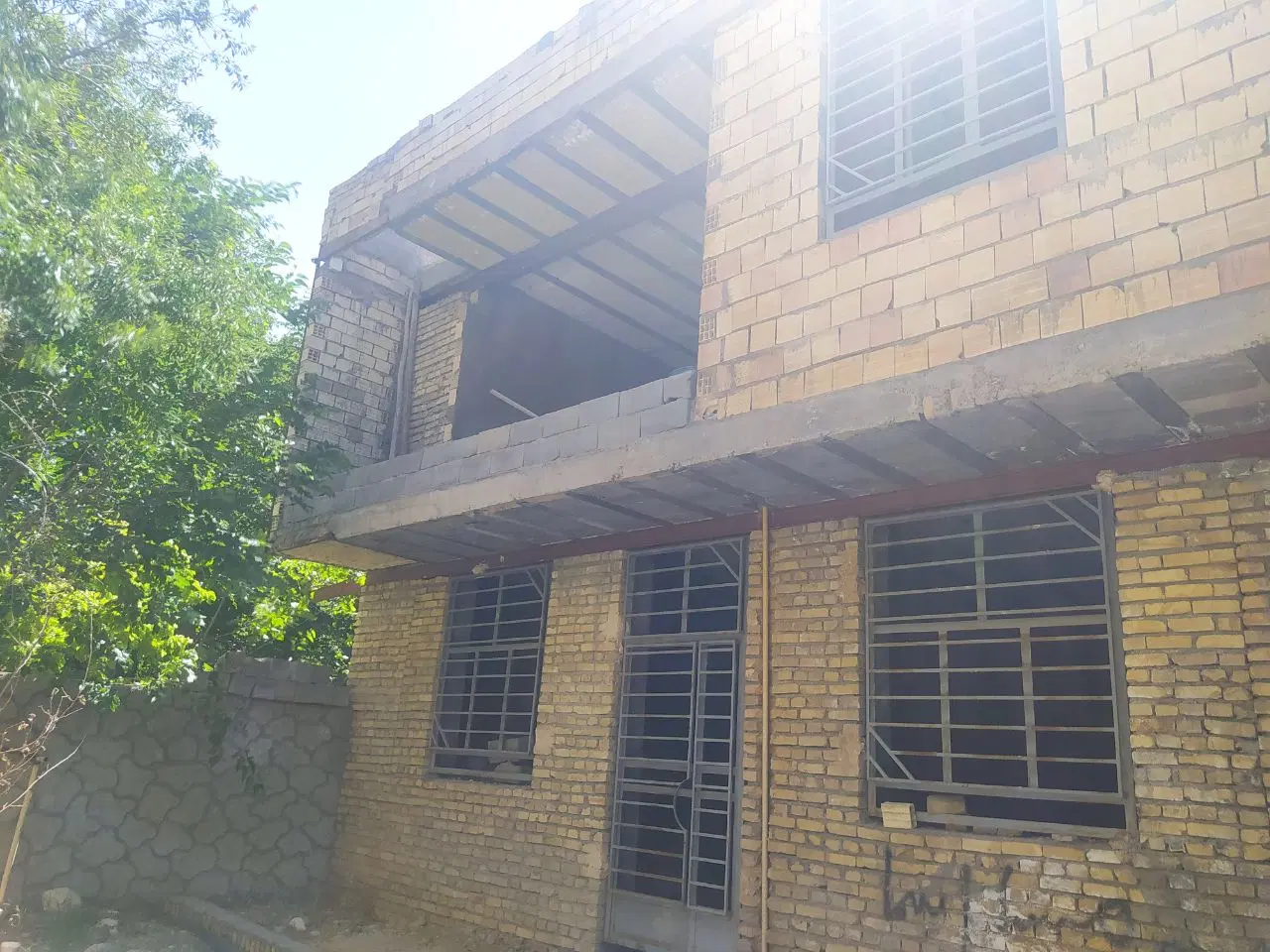 خانه نیمه ساز روستایی