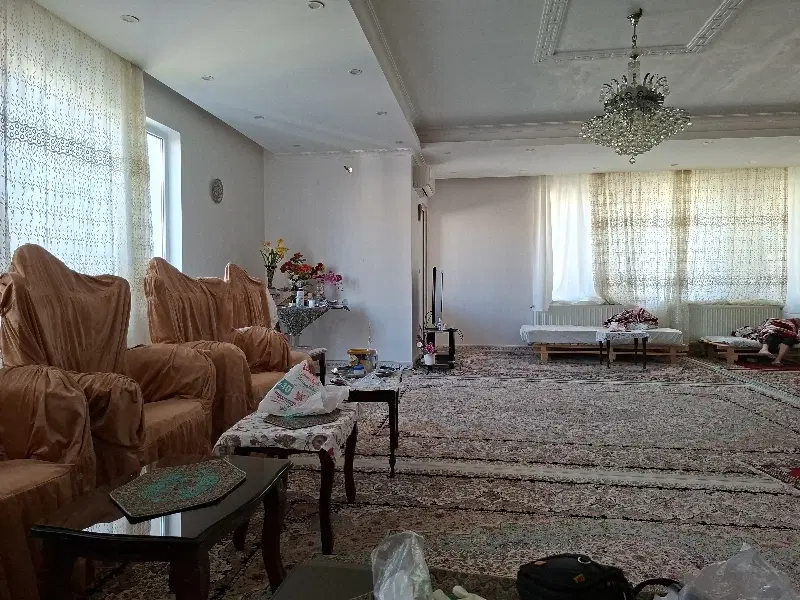 فروش اپارتمان نورگیر وسه نبش ۱۸۵ متری وتکواحدی