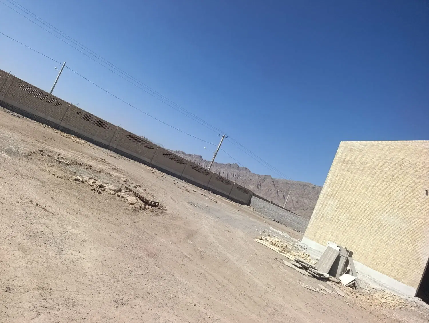 کارخانه صنعتی یزدمهر۴۰۰۰متر