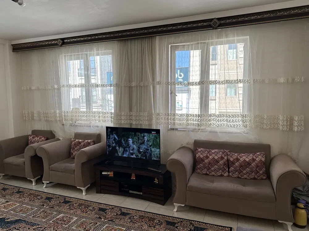 فروش واحد خیابان اصلی حسینیه