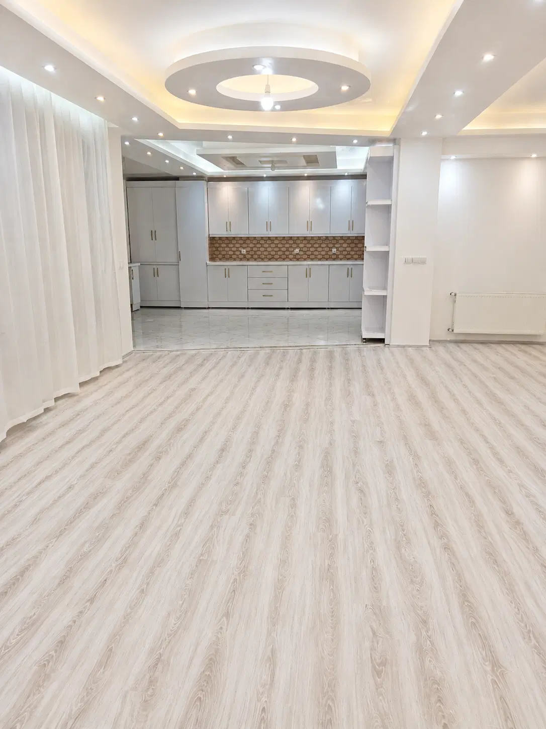 فروش یکجای ساختمان۵طبقه آ.غ شهرخوی