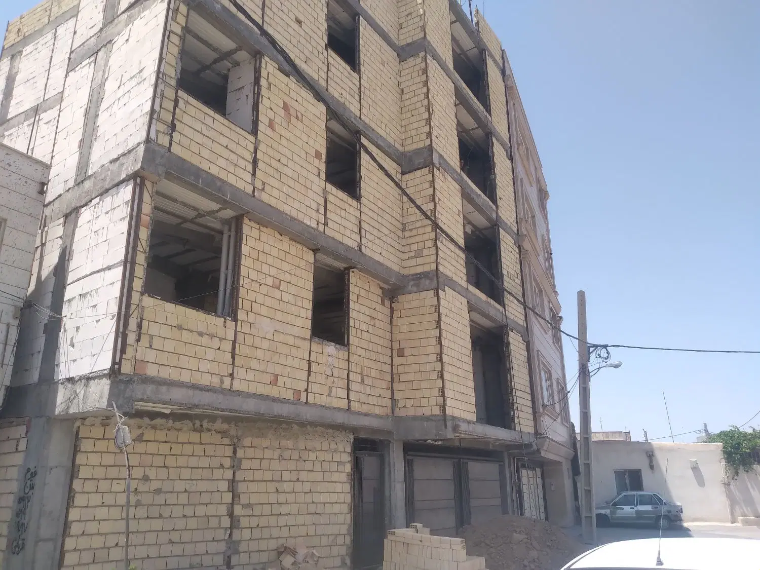 فروش آپارتمان چهار واحدی طبقه اول