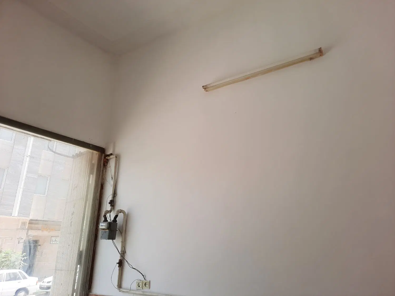 مغازه تجاری بر خیابان پاسداران ۳۰ متری قائم