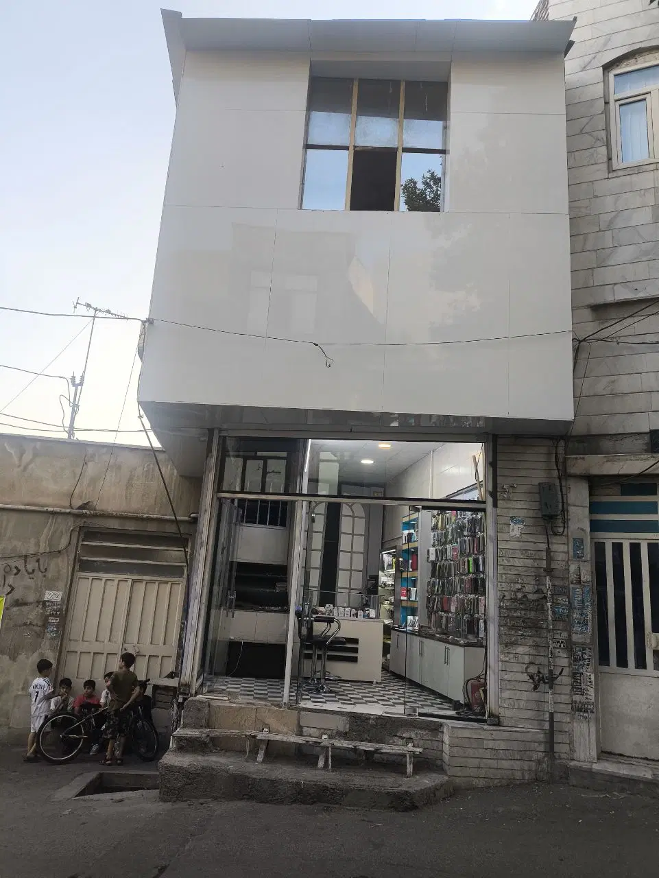 فروش 26ونیم مترمغازه همکف و34مغازه بالاقابل سکونت