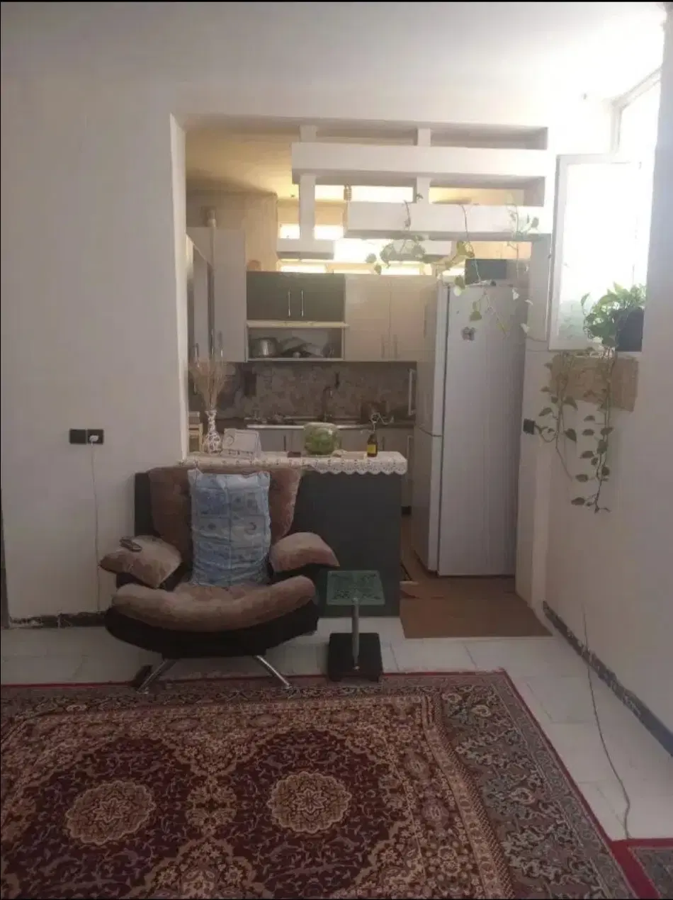منزل دربست_ ۱۰۵ متری(شهرک ولیعصر)